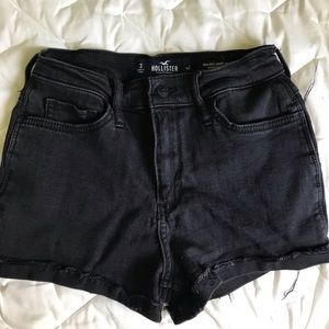 HOLLISTER SHORTS SIZE 3 IN BLACK
